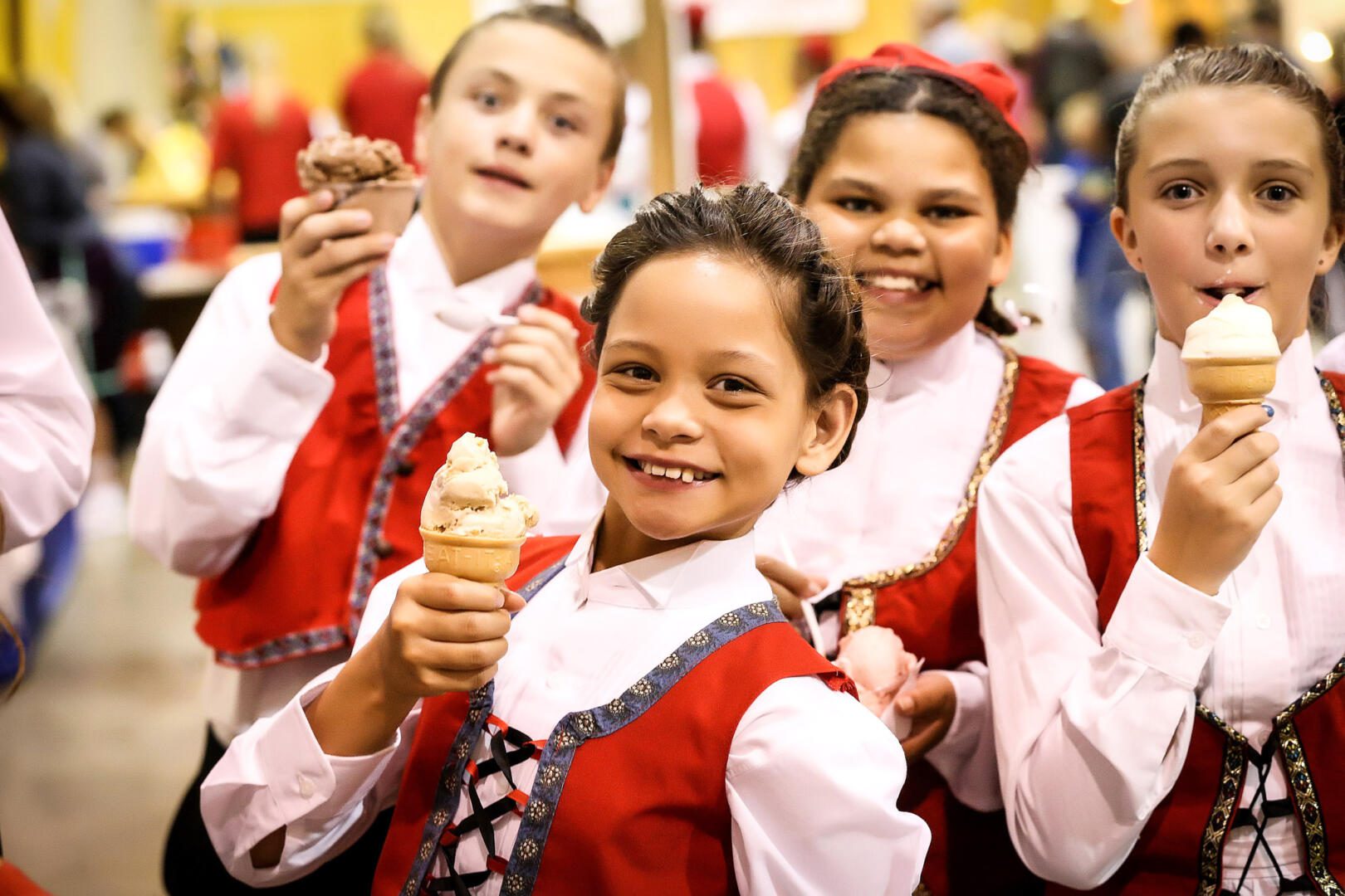 Kids enjoying ice cream at Norsk Hostfest