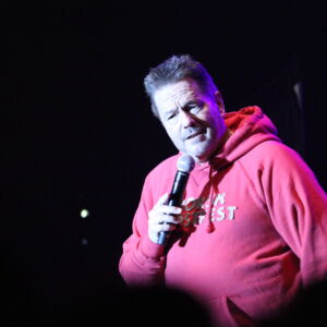Terry Fator interacting with the crowd in The Great Hall, Norsk Høstfest 2023